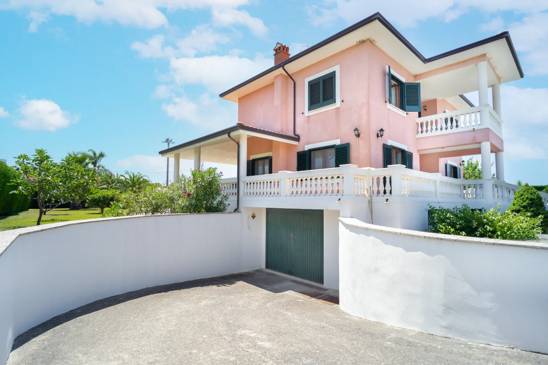 Villa Scalea Calabria outside